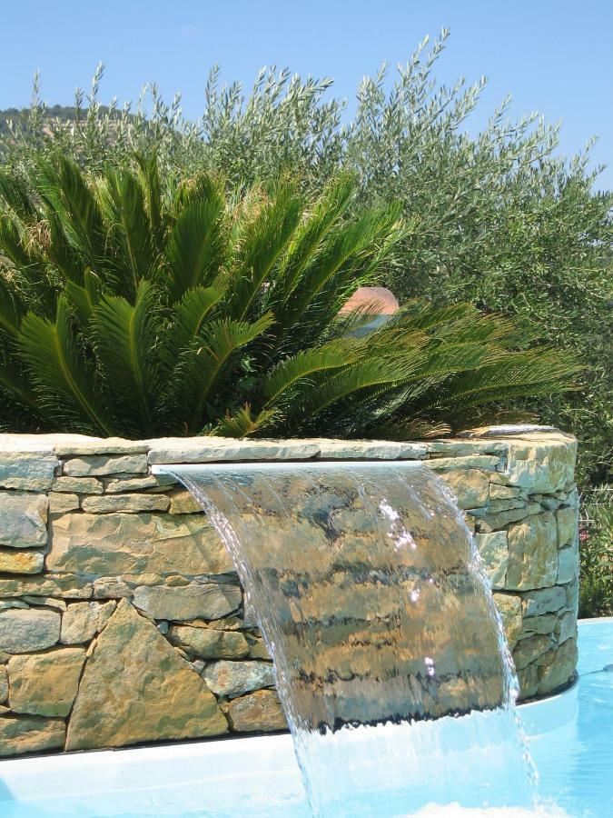 La Cigale Sous L'Olivier Bed & Breakfast Le Castellet  Bagian luar foto
